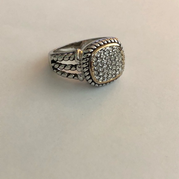 Costume Jewelry, Dinner Ring - Picture 2 of 2